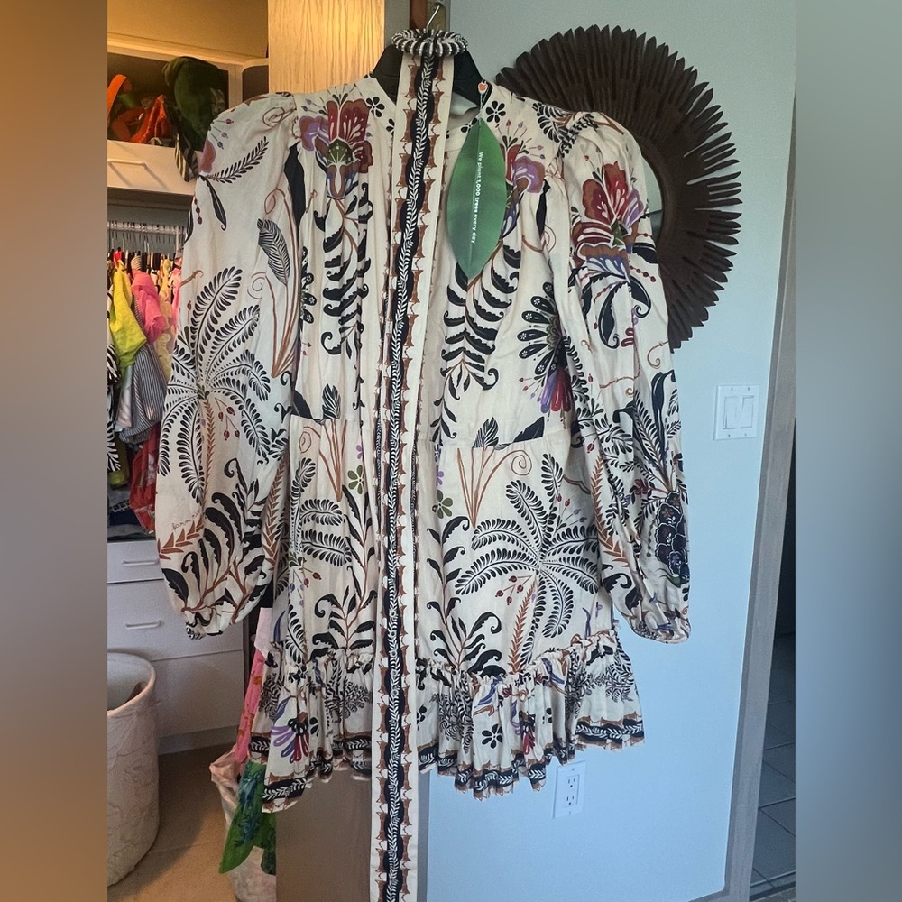 Size small farm rio dress. Never worn
